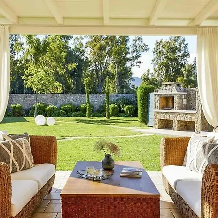 Sleeps 6 Pool Wifi Villa *