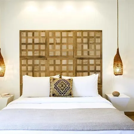 Sleeps 6 Pool Wifi Villa
